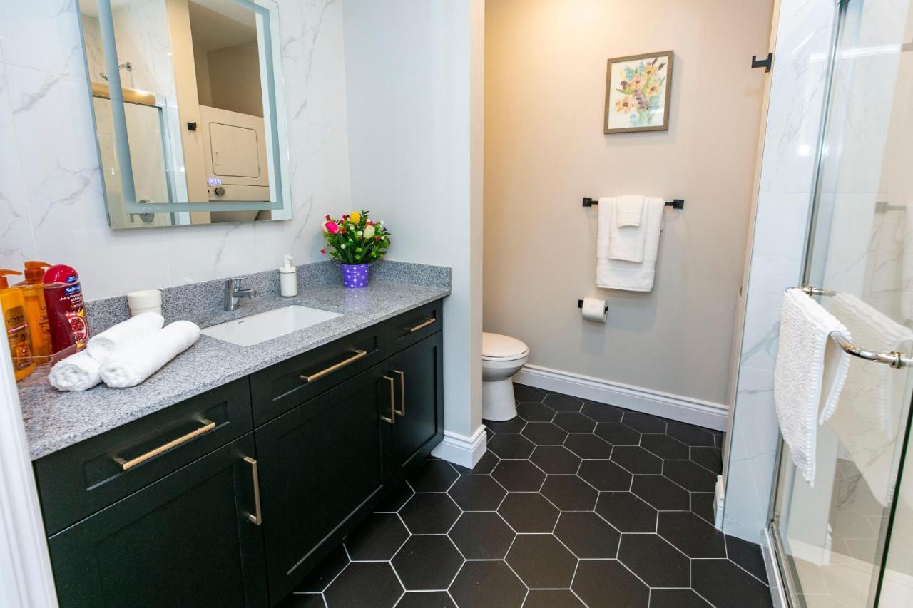 Luxury 1Br With King Bed - Steps From Byward Market! Daire Ottawa Dış mekan fotoğraf